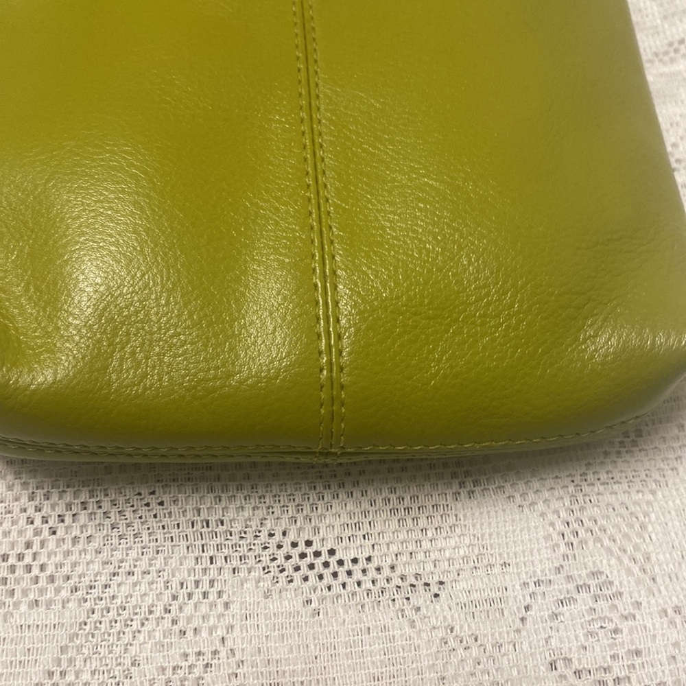 NewYork Toronto genuine leather crossbody. - Picture 6 of 7